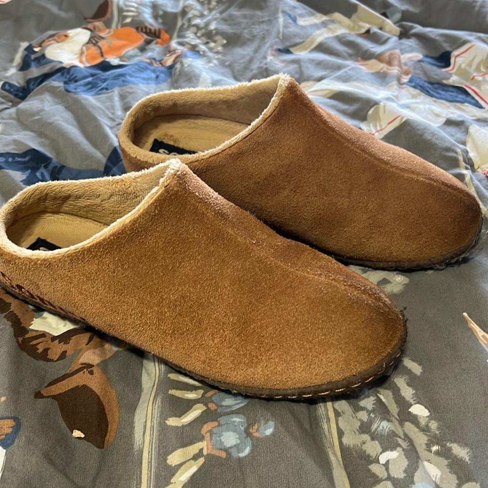 Boys sorel slippers
